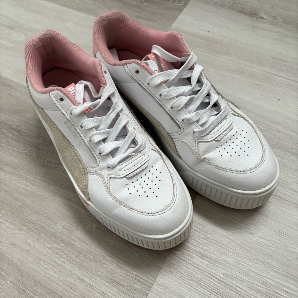 PUMA Womens Karmen Rebelle She Moves Us Sneaker